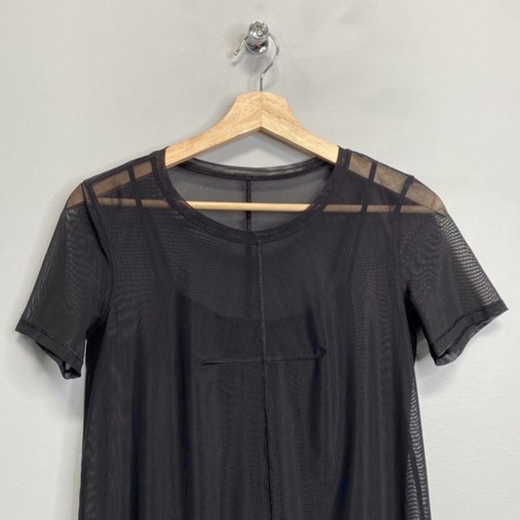 ❗️SOLD❗️2018 Lululemon Black Mesh Short Sleeve Mini Ready To Reach Dress Size 6 - Picture 8 of 8